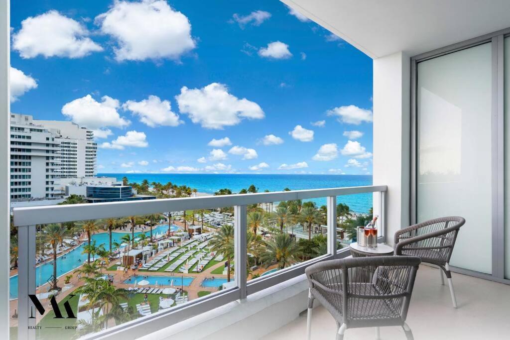 Apartamento Fountainebleau Resort, Balcony With Ocean & Pool View